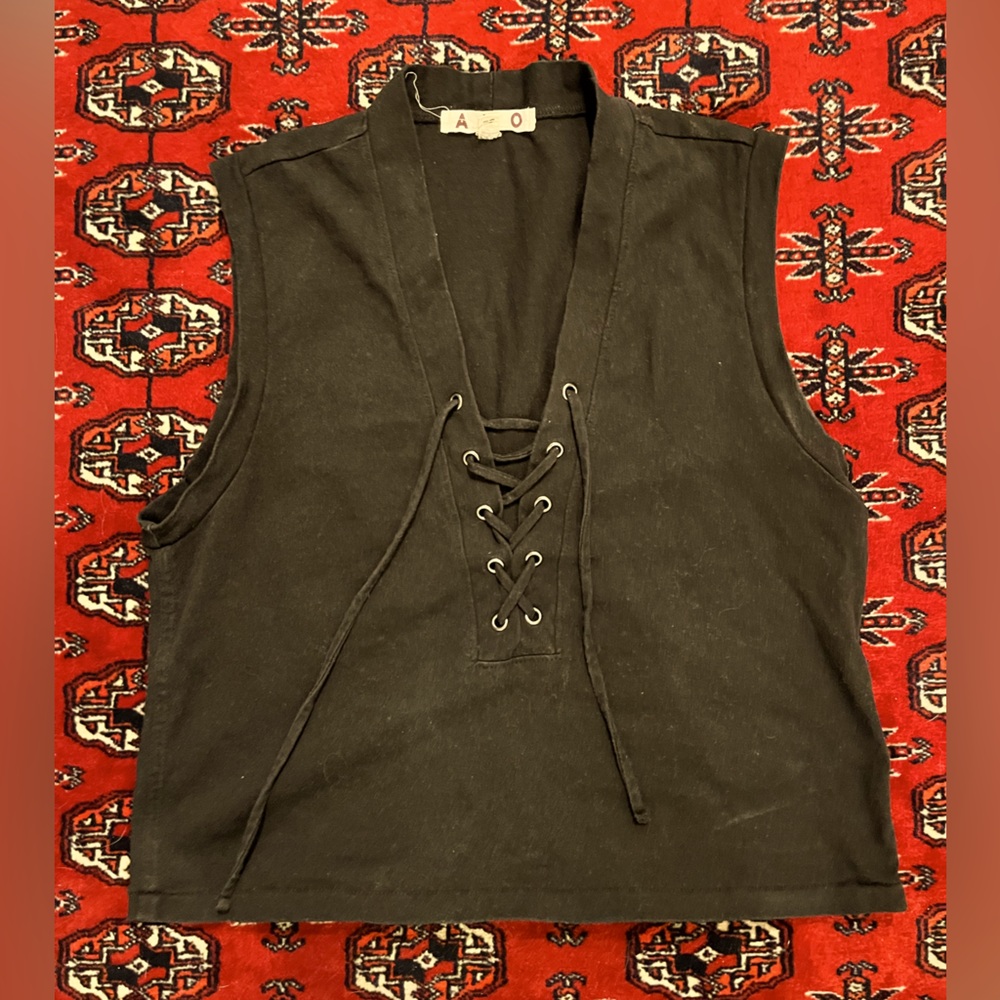 AMO cropped lace up tank top